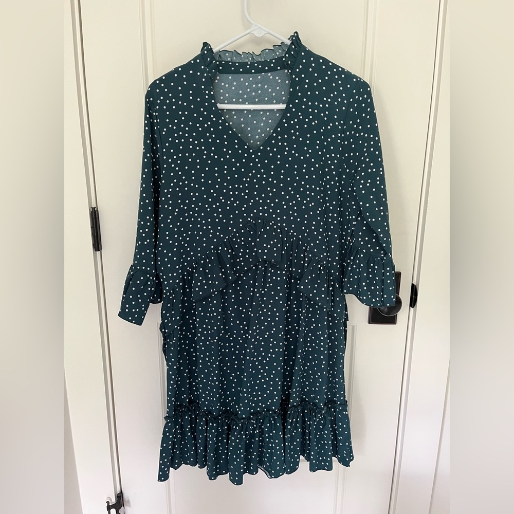 Green with White Polka Dot midi/knee length ruffle sleeve dress EUC
